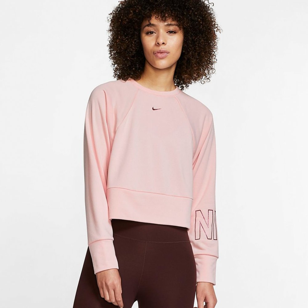 NIKE Get Fit Graphic Training Crew Fleece Medium